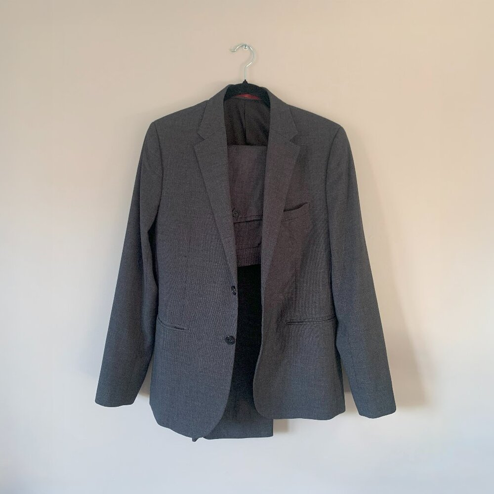 Dark Gray 2-Button Blazer & Trousers Suit
